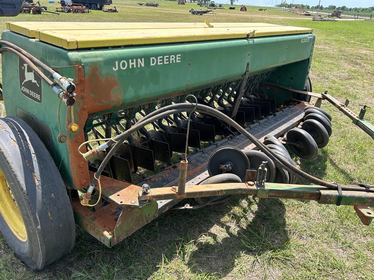 John Deere 8300