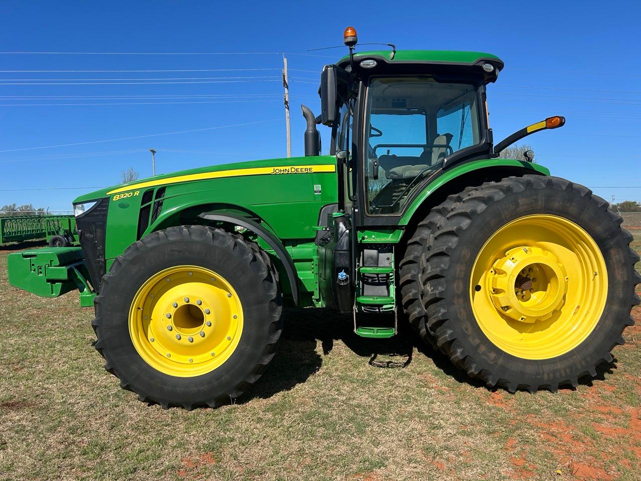 2018 John Deere 8320R