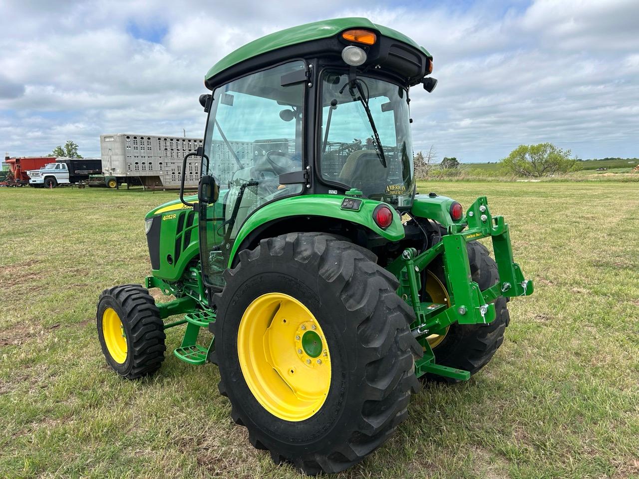 John Deere 4052R