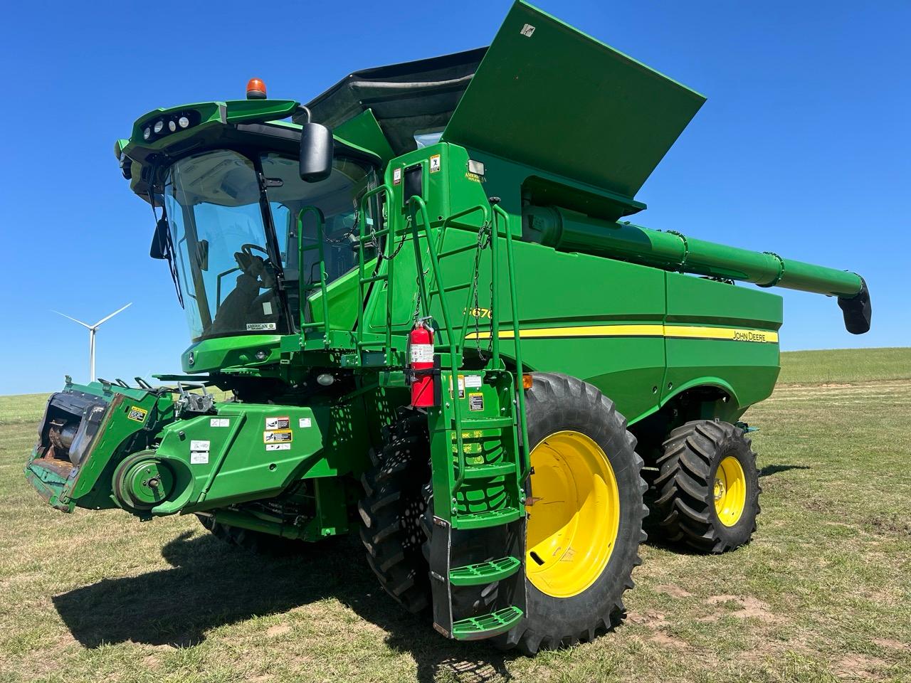 2016 John Deere S670