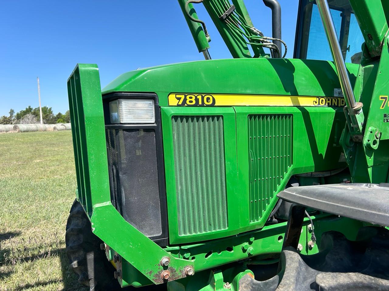 2000 John Deere  7810