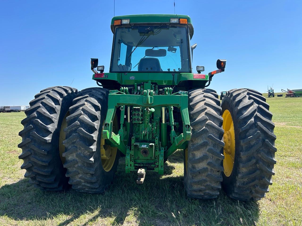 2000 John Deere  7810