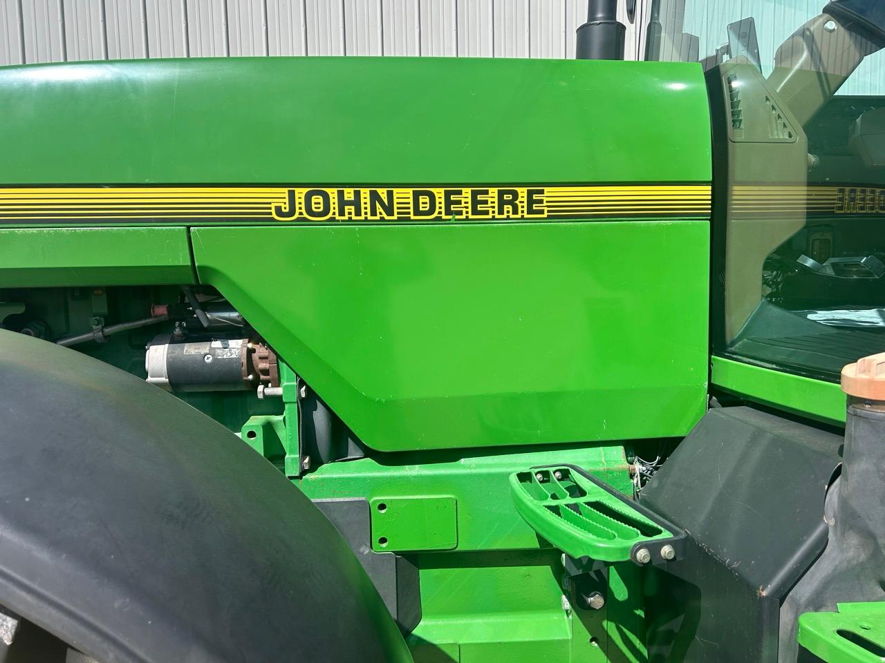 1996 John Deere 8200