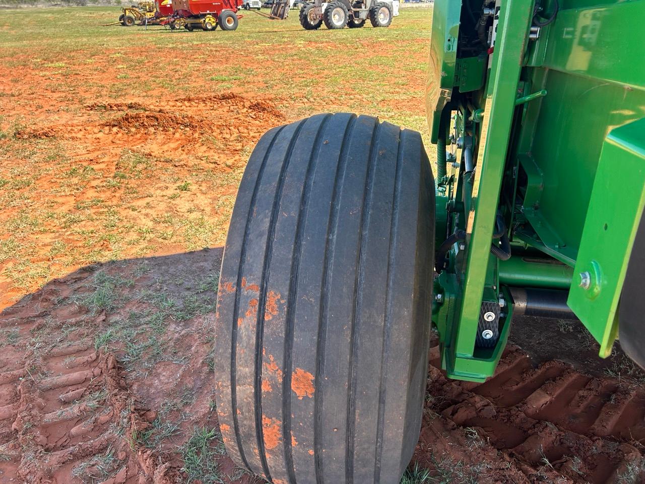 2020 John Deere 560M