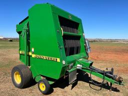 1999 John Deere 566