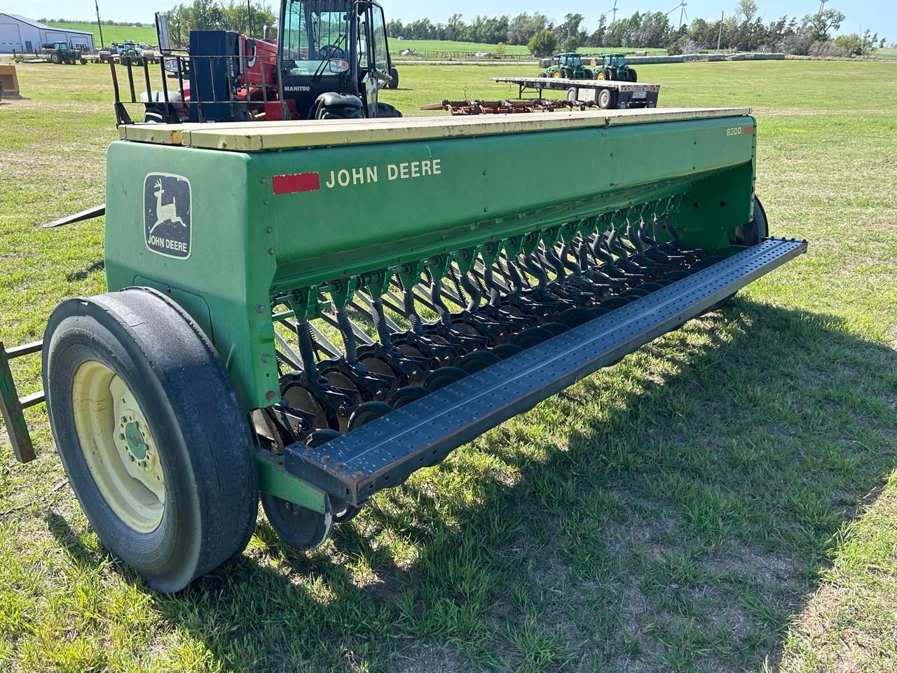 John Deere 8300