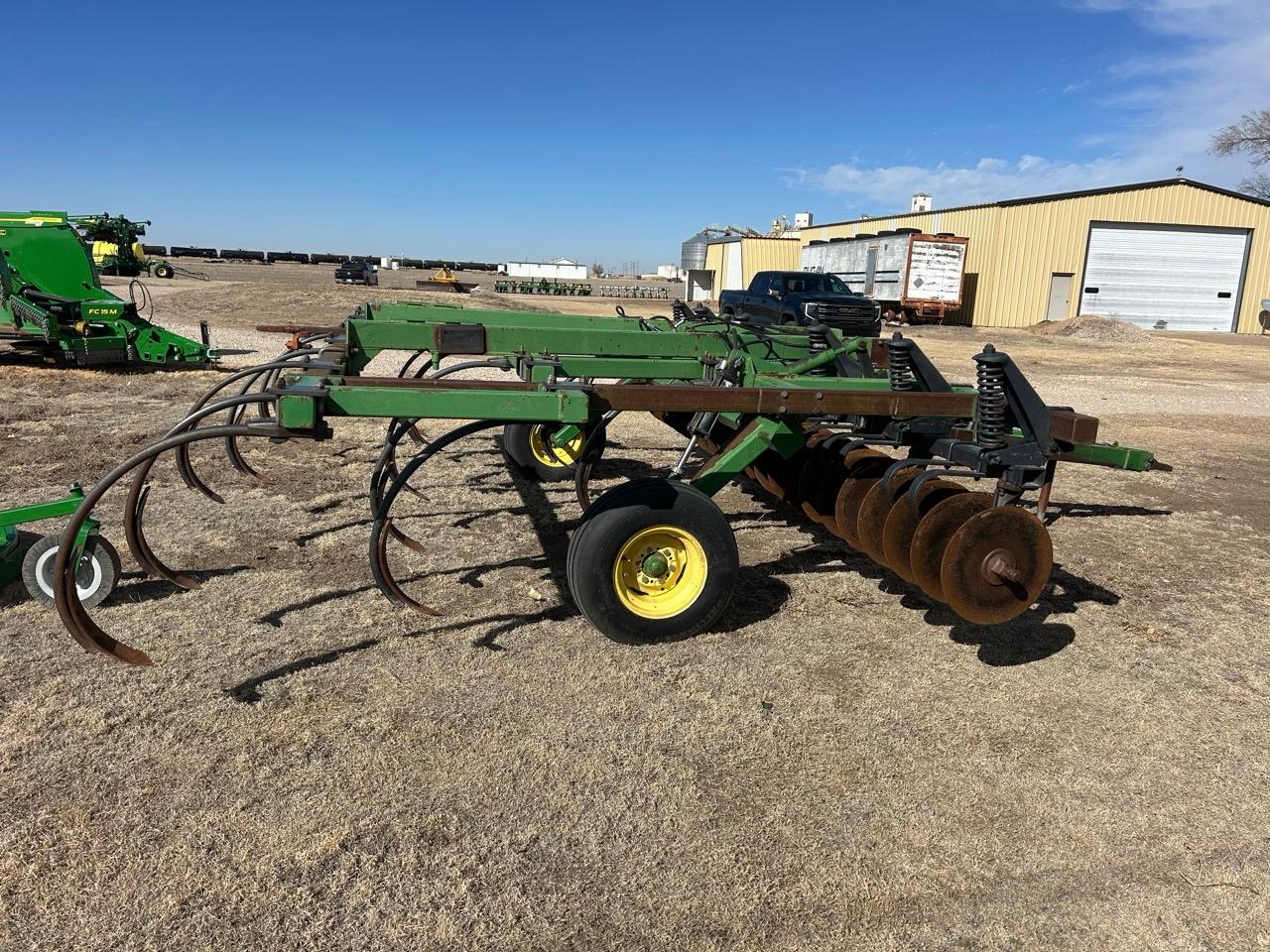 1997 John Deere 714