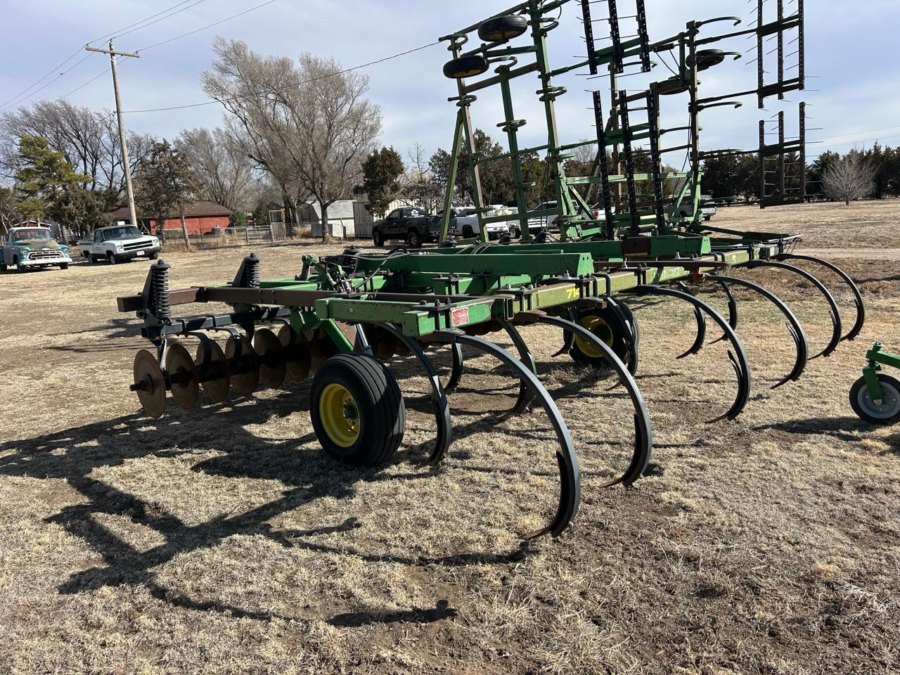 1997 John Deere 714