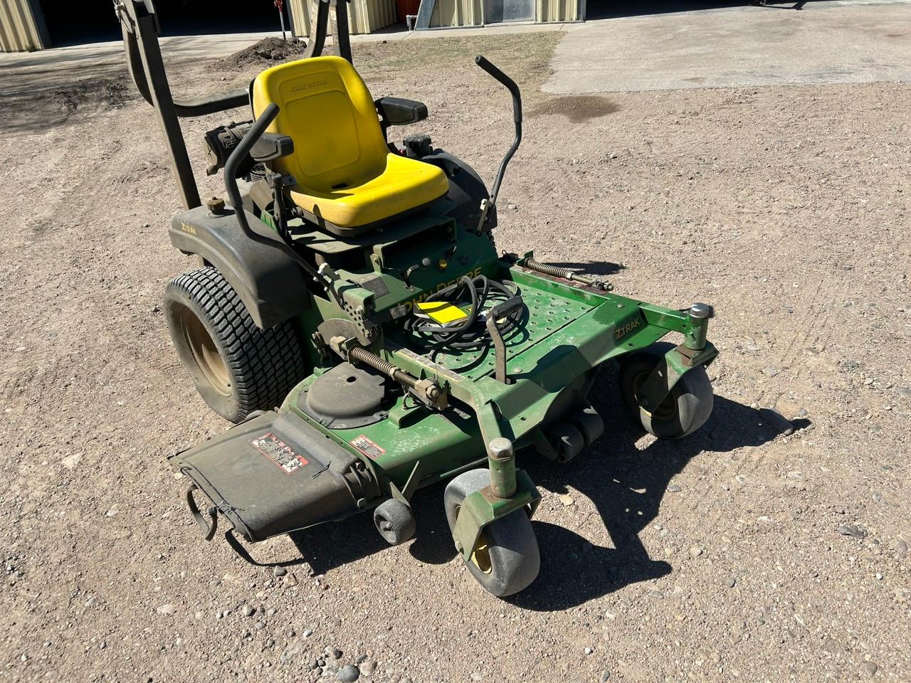 2005 John Deere 717A