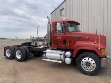 1999 Mack CH613