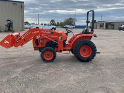 Kubota L3901 HST Tractor
