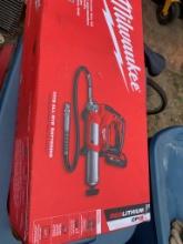 Milwaukee 2 Speed Grease Gun