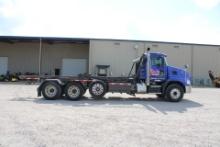 2014 Mack CXU613 Roll-Off Truck