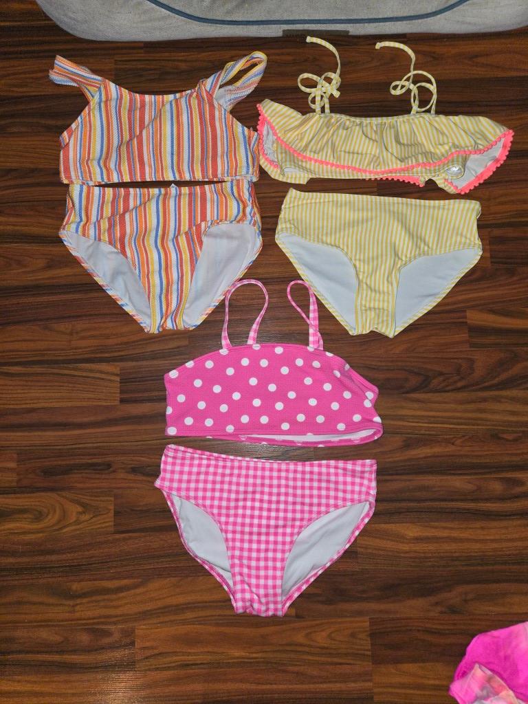 5 Girls Swimsuits