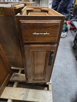 (4) Assorted kitchen cabinets