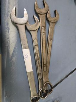 Set of wrenches