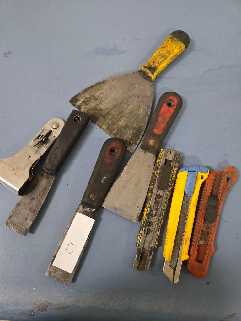 5 Scrapers and 3 knives