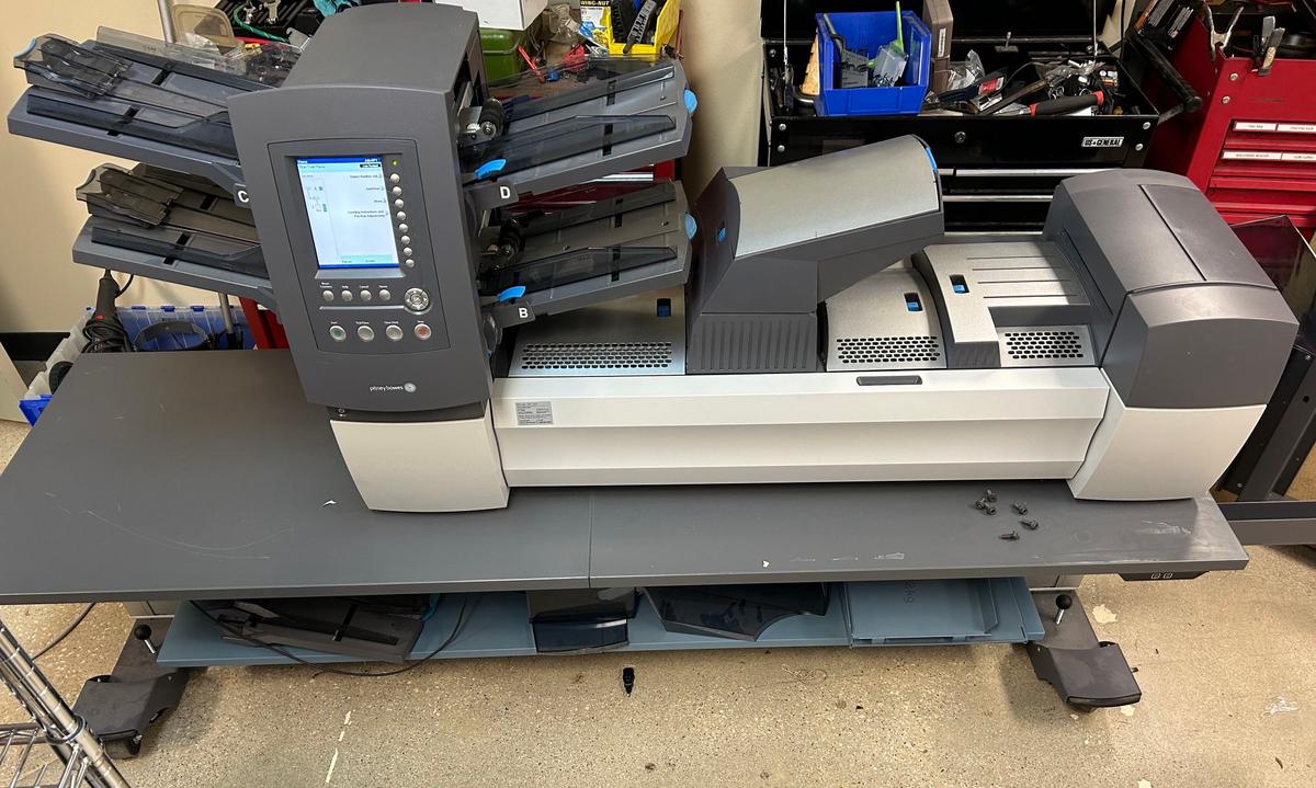 Pitney Bowes F700 High Volume Envelope Inserter System w/ Electric table - low counter (TEXAS)