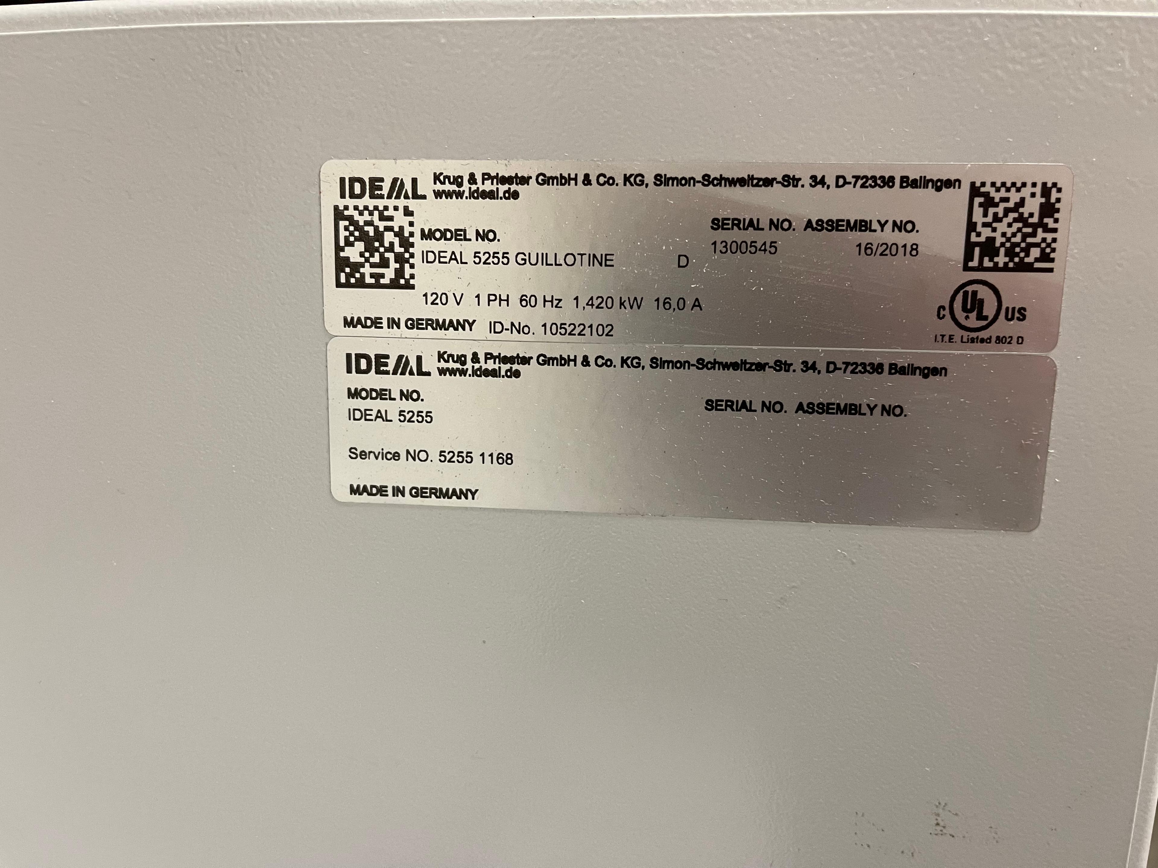 Triumph 5255 paper cutter (VIDEO) (TX)
