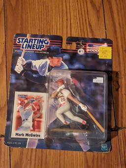 2000 Starting Lineup Baseball Mark McGwire Figure + Card
