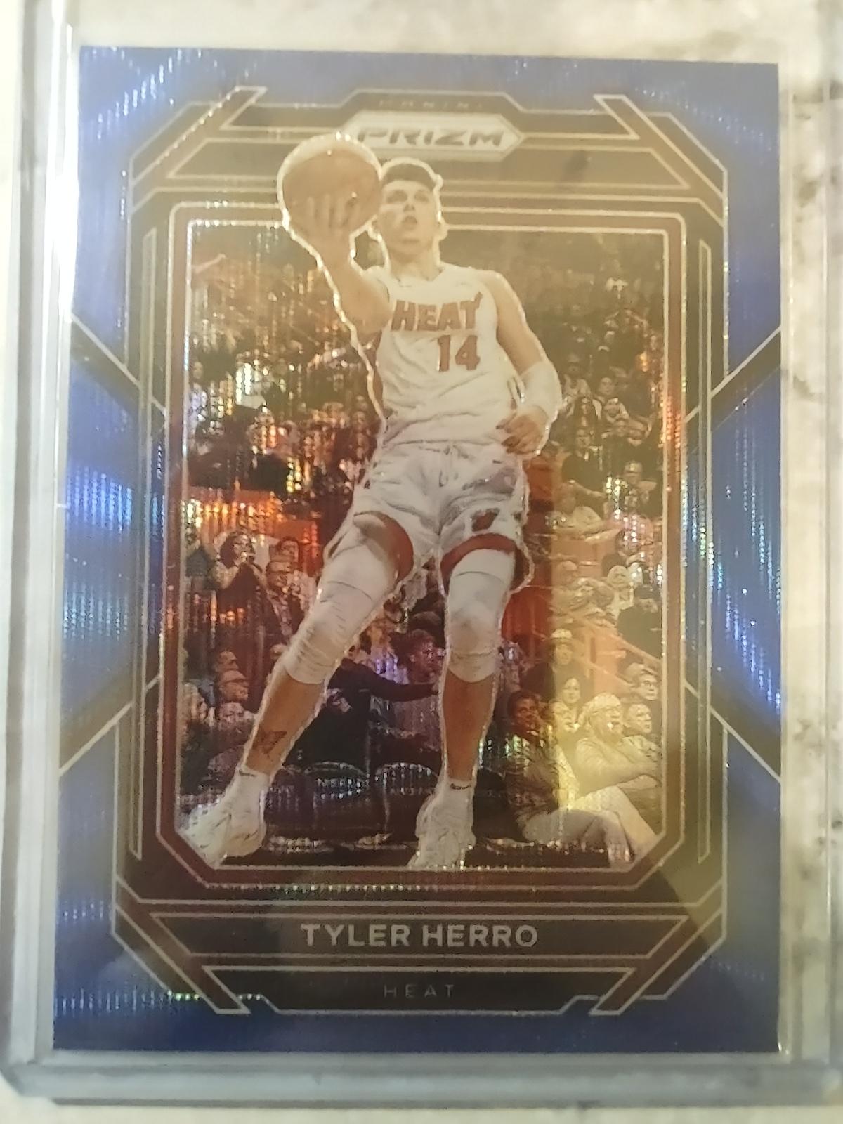 2022-23 Prizm Blue Wave SP Tyler Herro #166