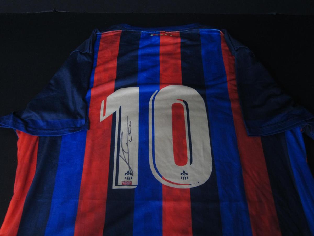 Leo Messi signed soccer jersey COA