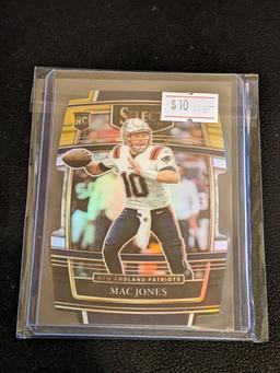 2021 Panini Select #51 Max Jones Die Cut Black Gold Prizm Rookie