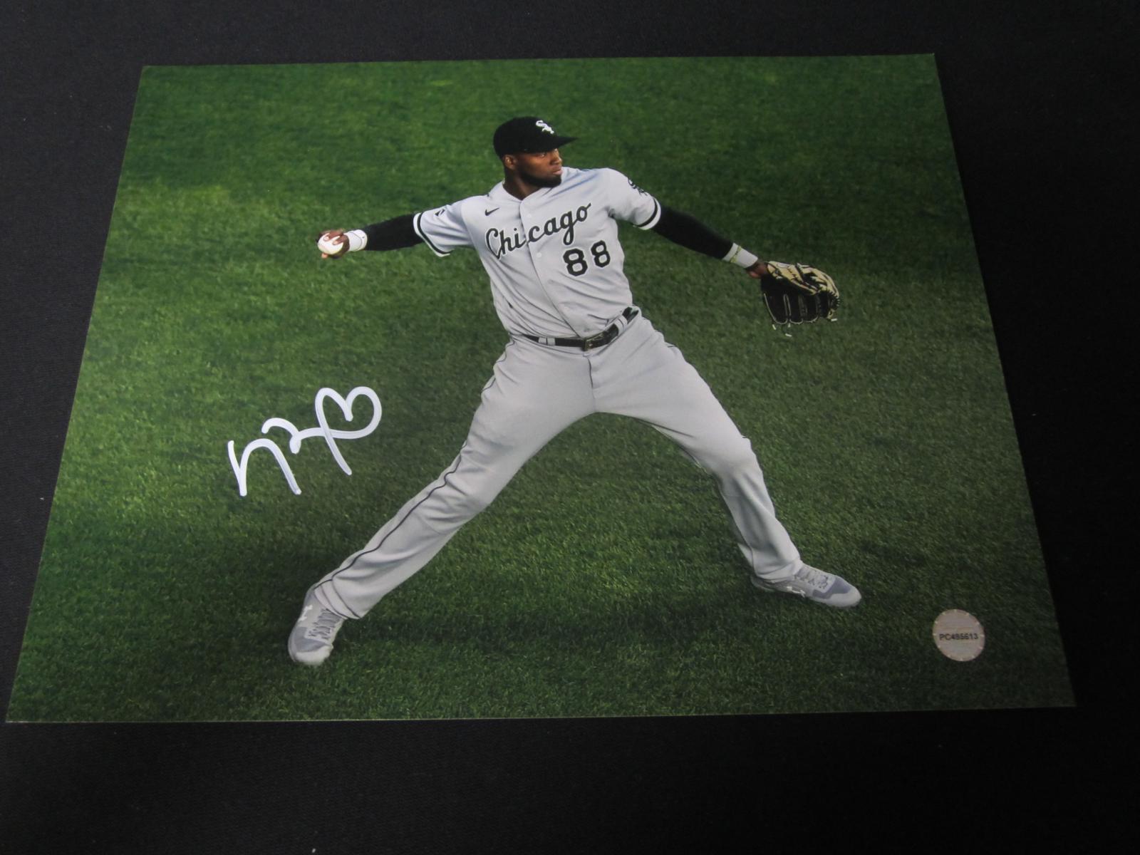 LUIS ROBERT SIGNED 8X10 PHOTO WHITE SOX COA