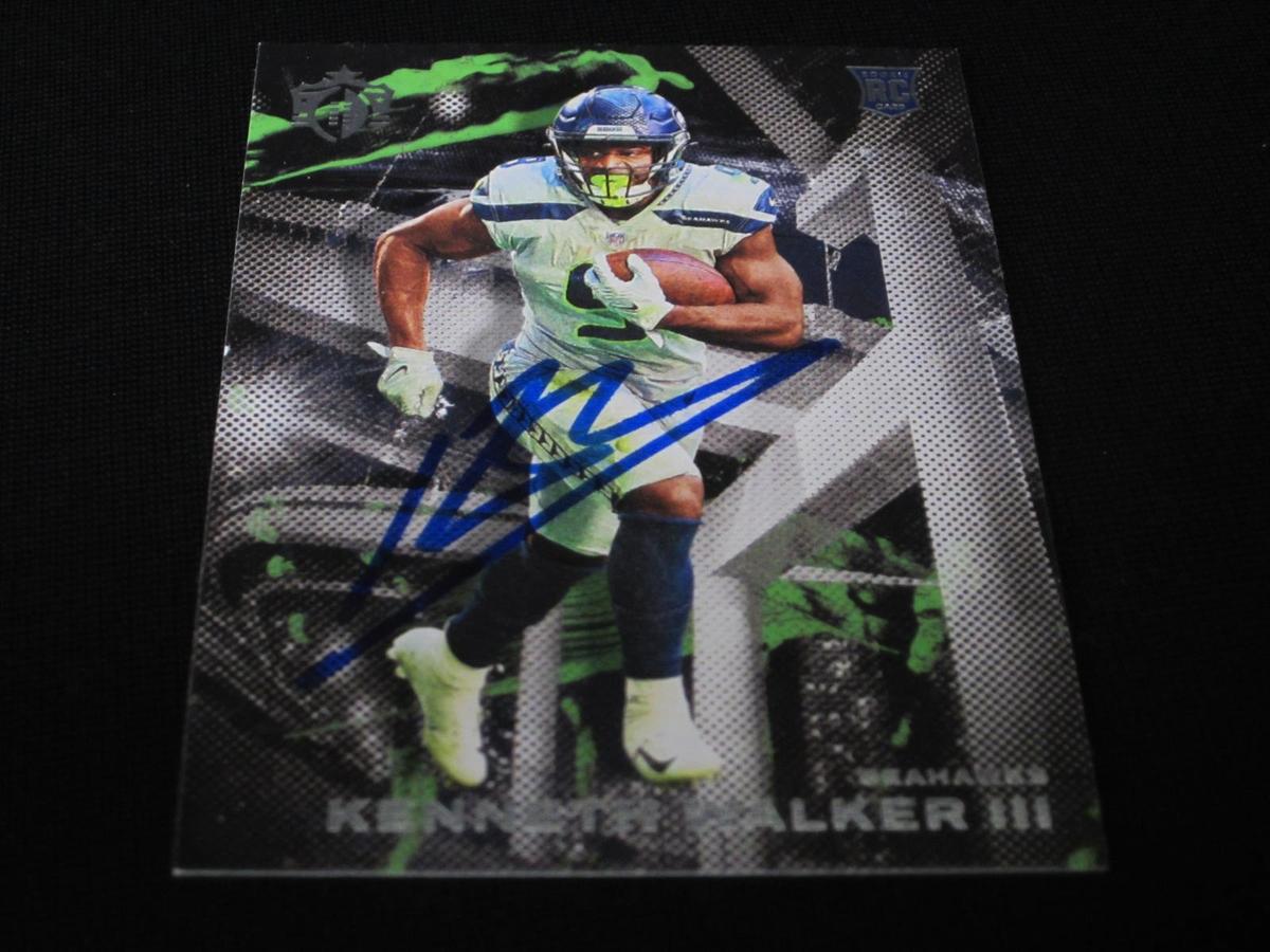 2022 PANINI KENNETH WALKER AUTOGRAPH RC