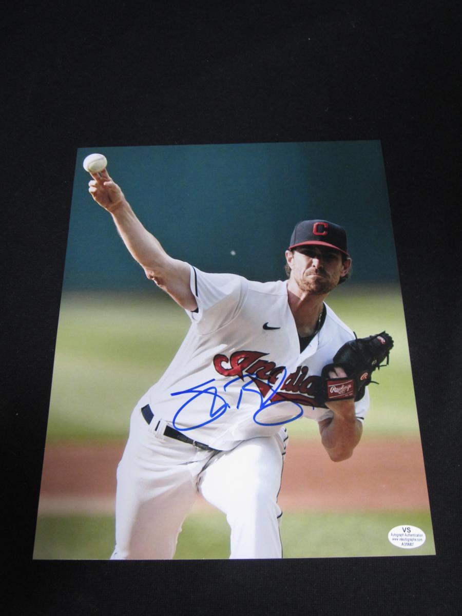 SHANE BIEBER SIGNED 8X10 PHOTO INDIANS COA