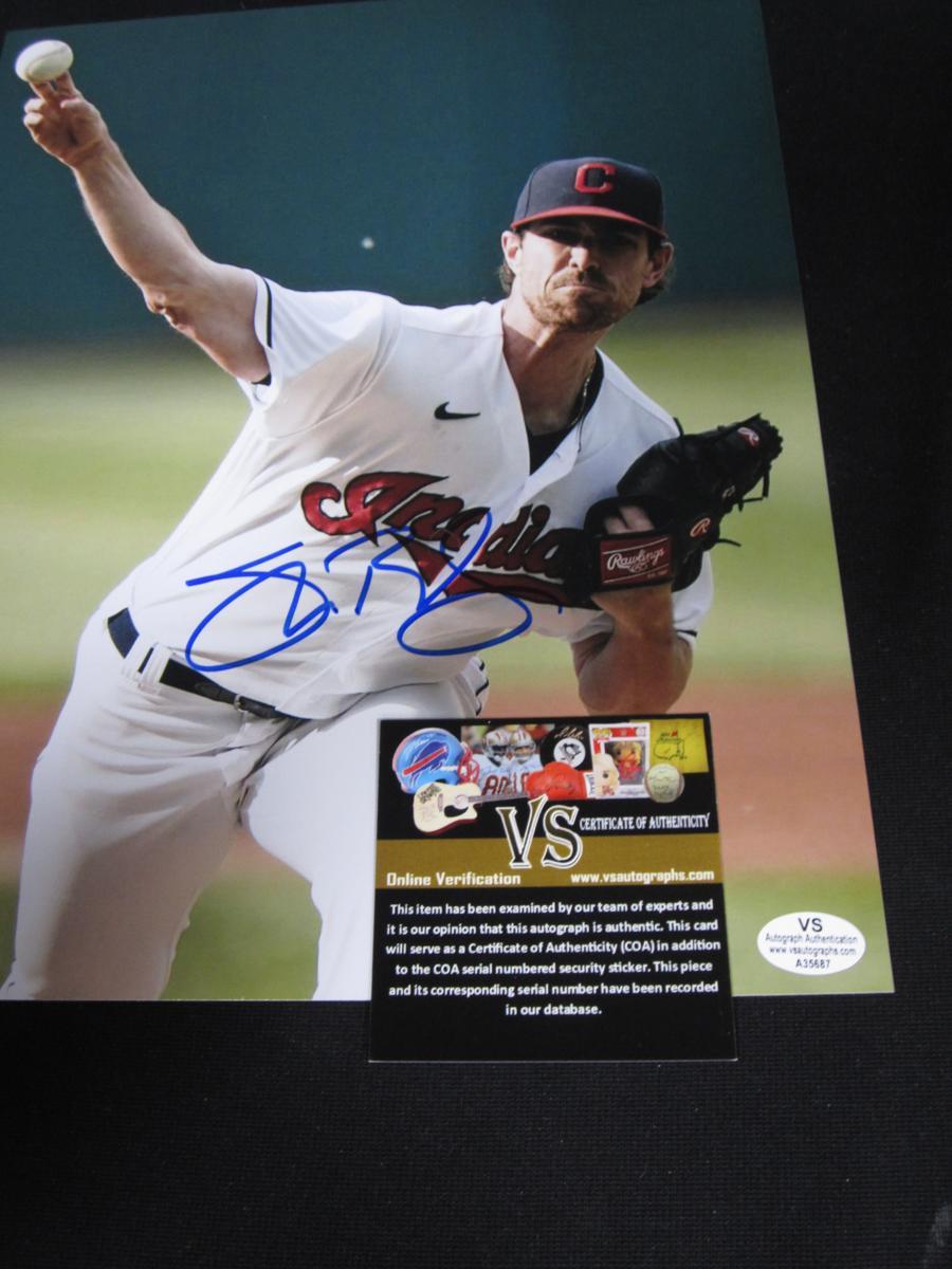 SHANE BIEBER SIGNED 8X10 PHOTO INDIANS COA