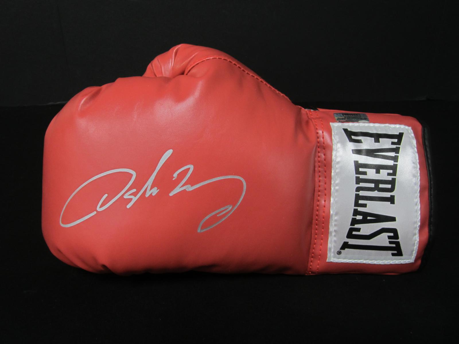 OSCAR DE LA HOYA SIGNED BOXING GLOVE COA