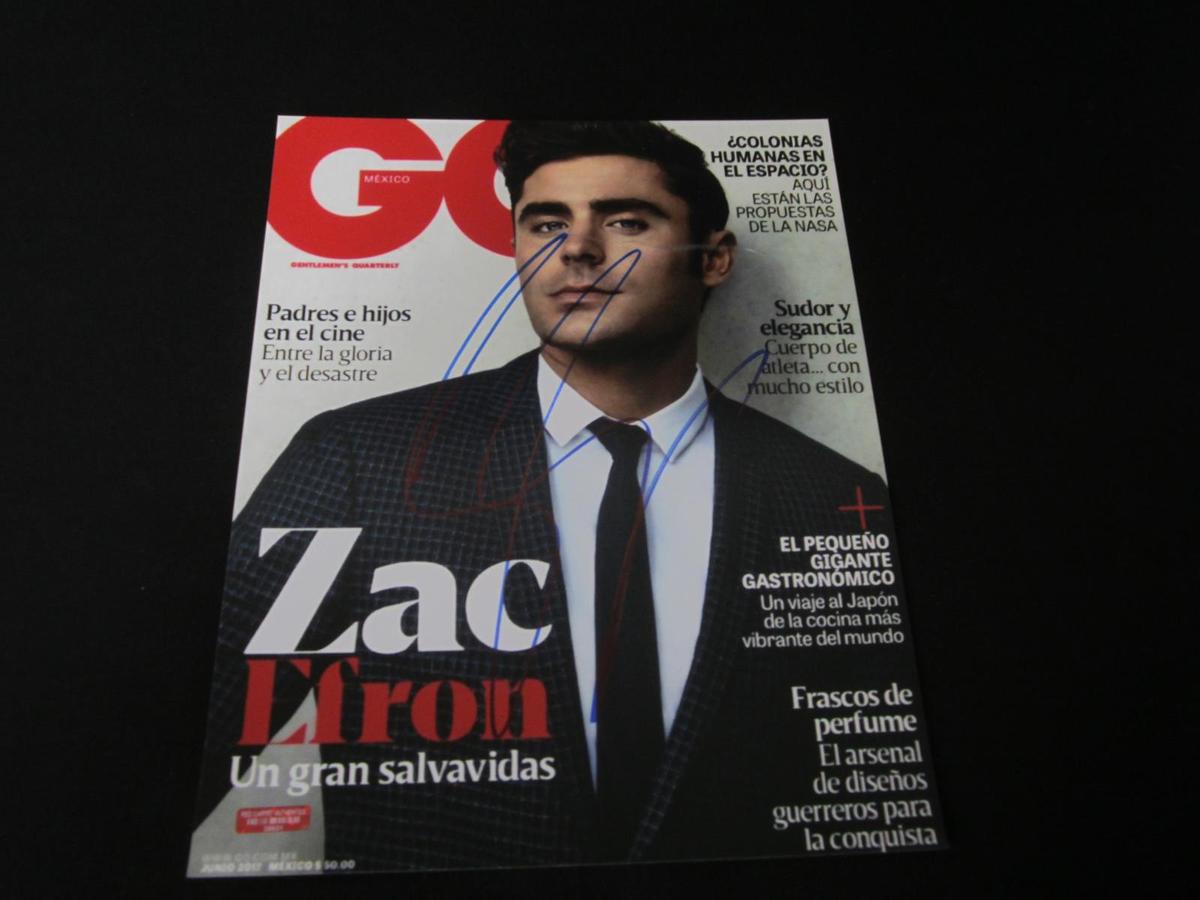 Zac Efron Signed 8x10 Photo RCA COA