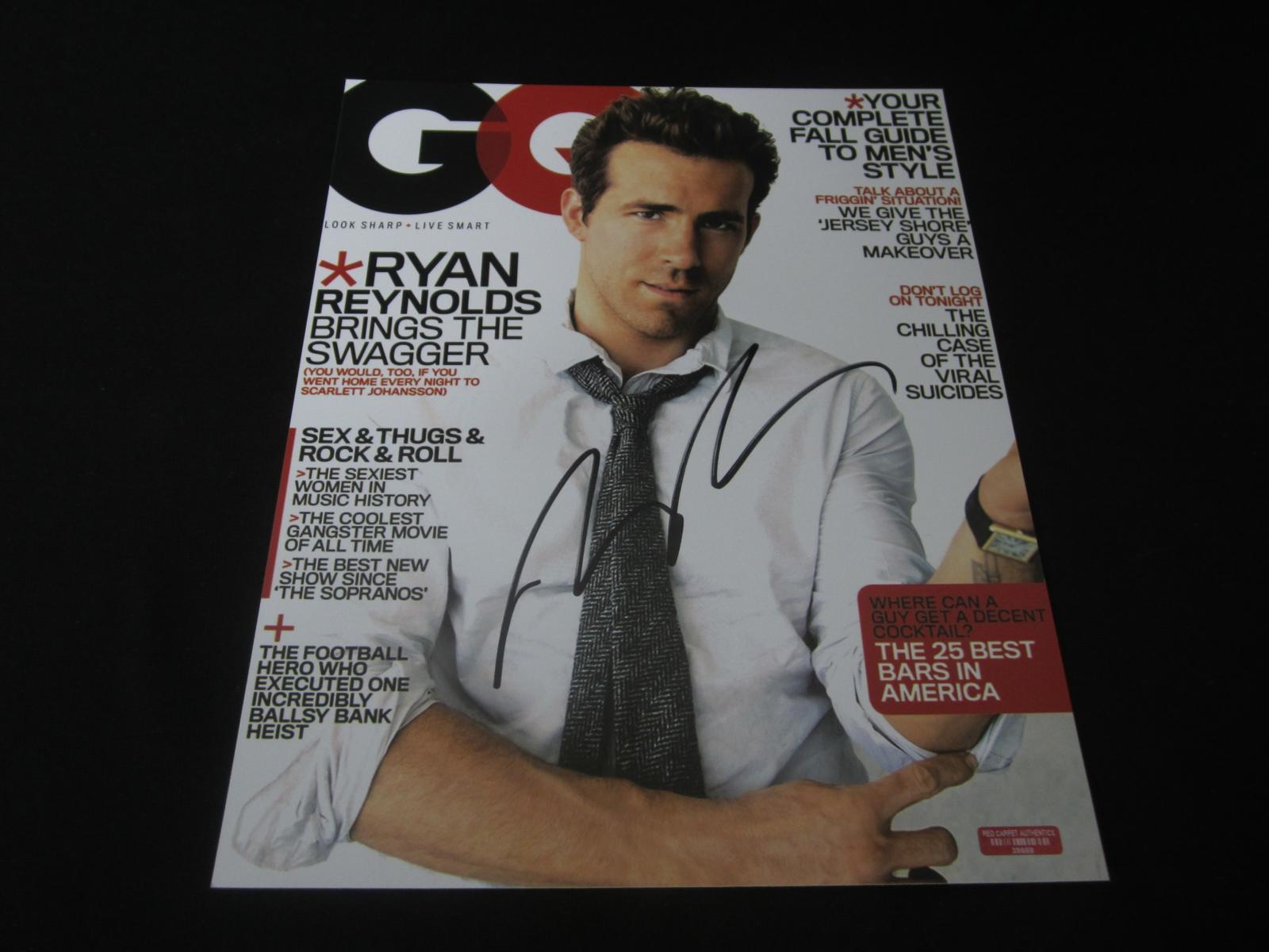 Ryan Reynolds Signed 8x10 Photo RCA COA