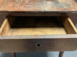 19th Century Sheraton One Drawer Nightstand w Fine Turned Legs