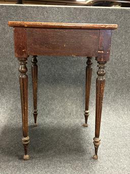 19th Century Sheraton One Drawer Nightstand w Fine Turned Legs