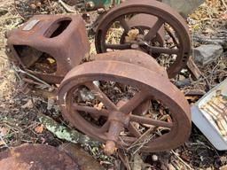 MCCORMICK DEERING M 3 HP BROKEN HOPPER