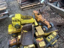SKID LOT OF TUNKA TOYS(2) CRANES, (2) LOADERS, (4) TRUCKS, GRADER, BULL DOZER