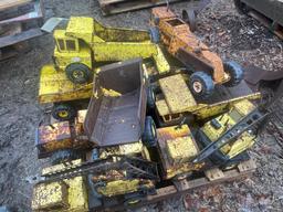 SKID LOT OF TUNKA TOYS(2) CRANES, (2) LOADERS, (4) TRUCKS, GRADER, BULL DOZER