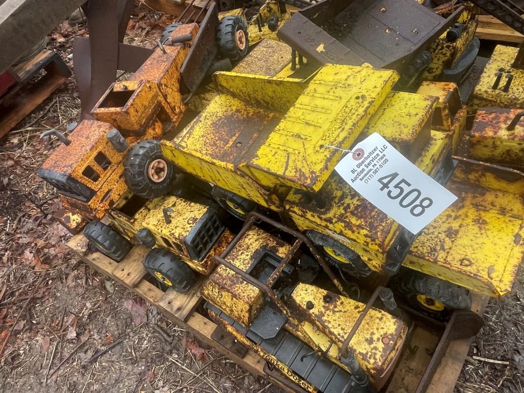 SKID LOT OF TUNKA TOYS(2) CRANES, (2) LOADERS, (4) TRUCKS, GRADER, BULL DOZER