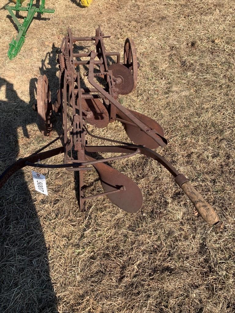 IH 2 Bottom Horse Drawn Walking plow, very nice old plow