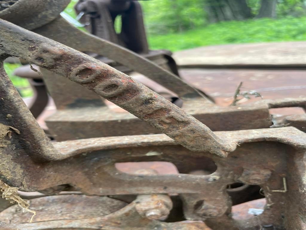 Boomer hay trolly ( we will ship this item) part loose, chipped wheel