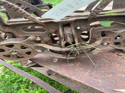 Boomer hay trolly ( we will ship this item) part loose, chipped wheel