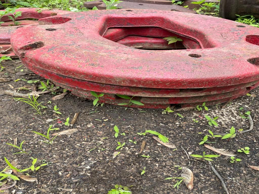 4 pc Ih style rear weights (2 sets all one money)