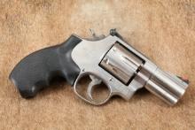 Smith & Wesson S&W 686-5 Plus Stainless 2.5" 7-Shot .357 Magnum Double Action Revolver, 1998-2002