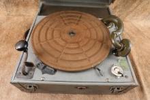 WWII U.S. Officers Portable Phonograph Record Player Model 9C Pacific Sound Equipment Working Gray