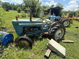Ford 2000 Tractor