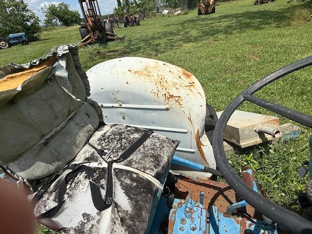 Ford 2000 Tractor