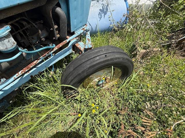 Ford 2000 Tractor