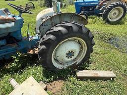 Ford 2000 Tractor